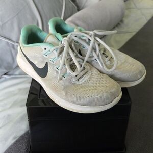 Nike Women's Gray and Teal Sneakers